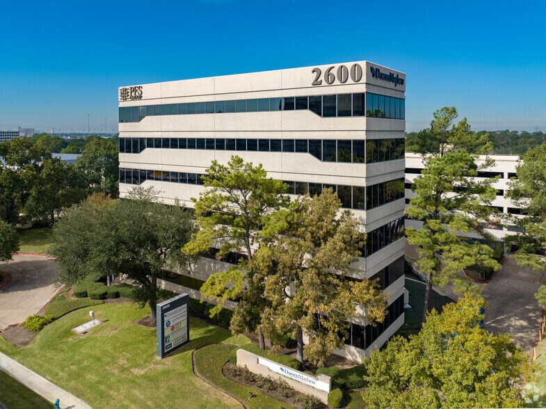 2600 N Loop Fwy W, Houston, TX à louer - Photo principale – Image 1 sur 10