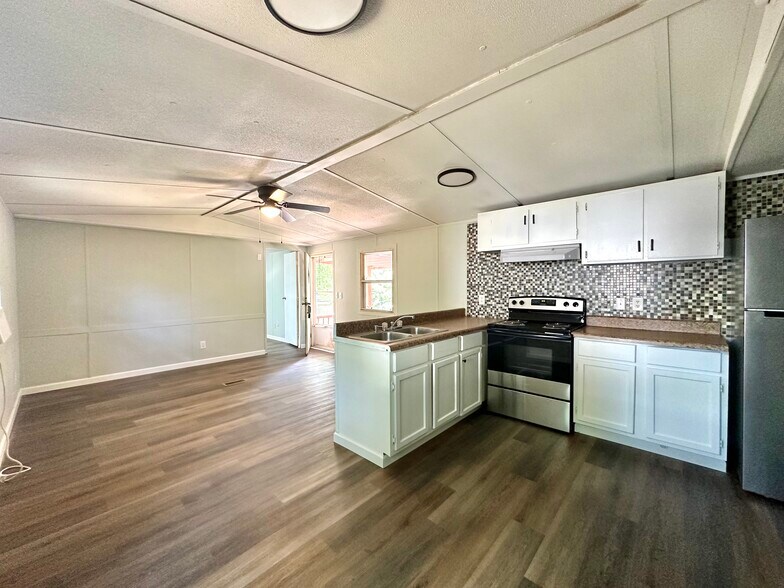 9314 Beeler Ct, Bon Aqua, TN à vendre - Photo de l’immeuble – Image 3 sur 51