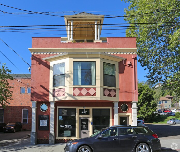 217-243 W Richmond Ave, Richmond, CA à louer - Photo de l’immeuble – Image 3 sur 43