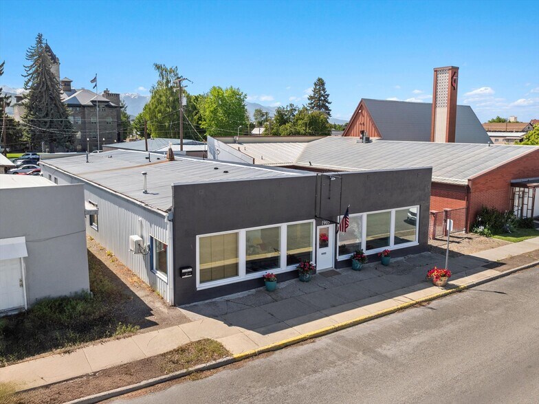 1905 2nd St, Baker City, OR à vendre - Photo de l’immeuble – Image 1 sur 54