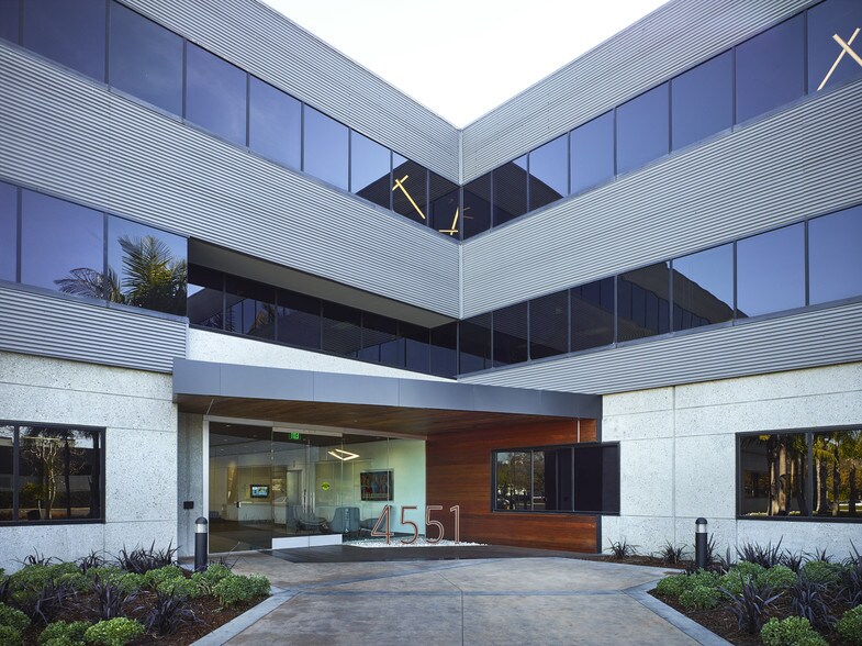 4551 Glencoe Ave, Marina Del Rey, CA à louer - Photo de l’immeuble – Image 3 sur 13