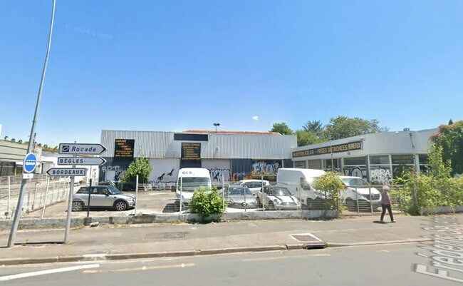 Plus de détails pour Local commercial à louer