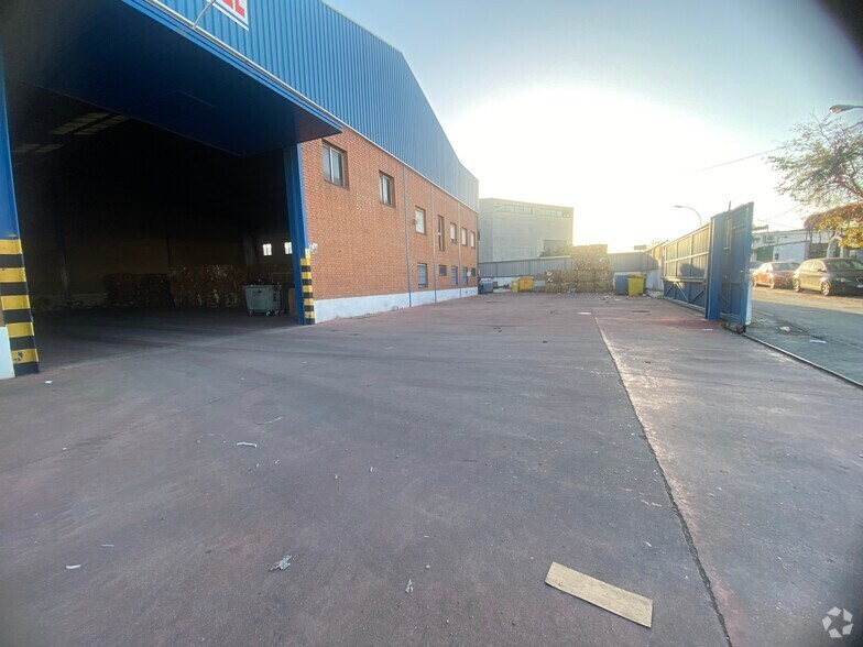 Industriel/Logistique dans Leganés, Madrid à vendre - Photo de l’immeuble – Image 1 sur 5