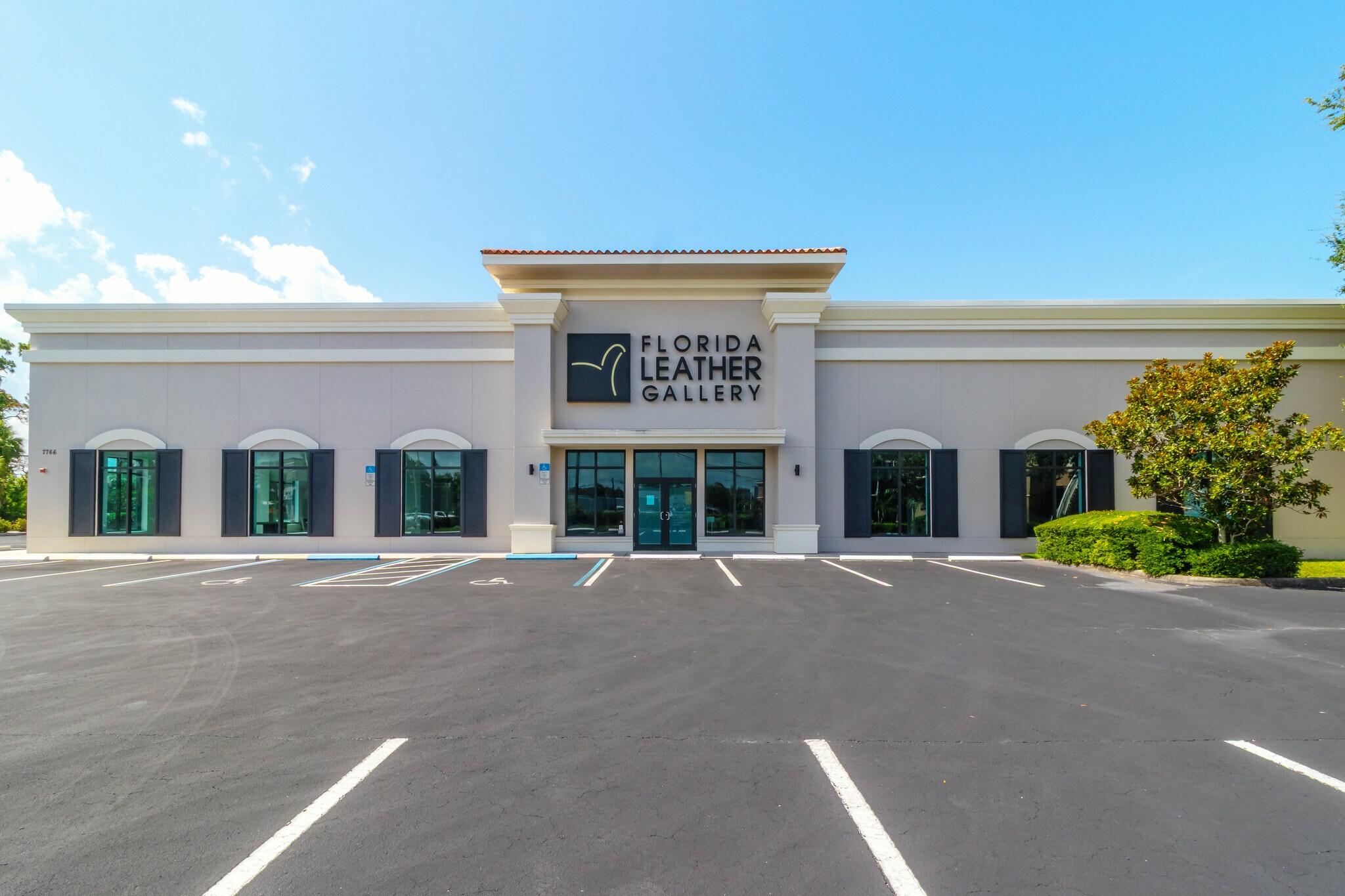 7766 S Tamiami Trl, Sarasota, FL à louer Photo de l’immeuble– Image 1 sur 4