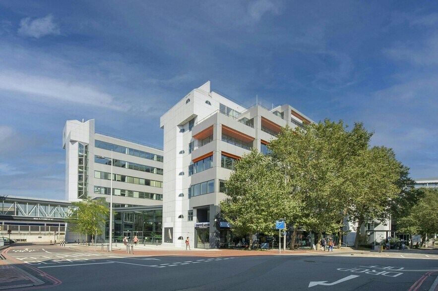 Apex, Forbury Rd, Reading à louer - Photo de l’immeuble – Image 1 sur 81