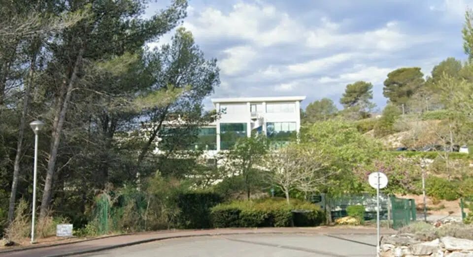 Bureau dans Valbonne à louer - Photo de l’immeuble – Image 1 sur 1