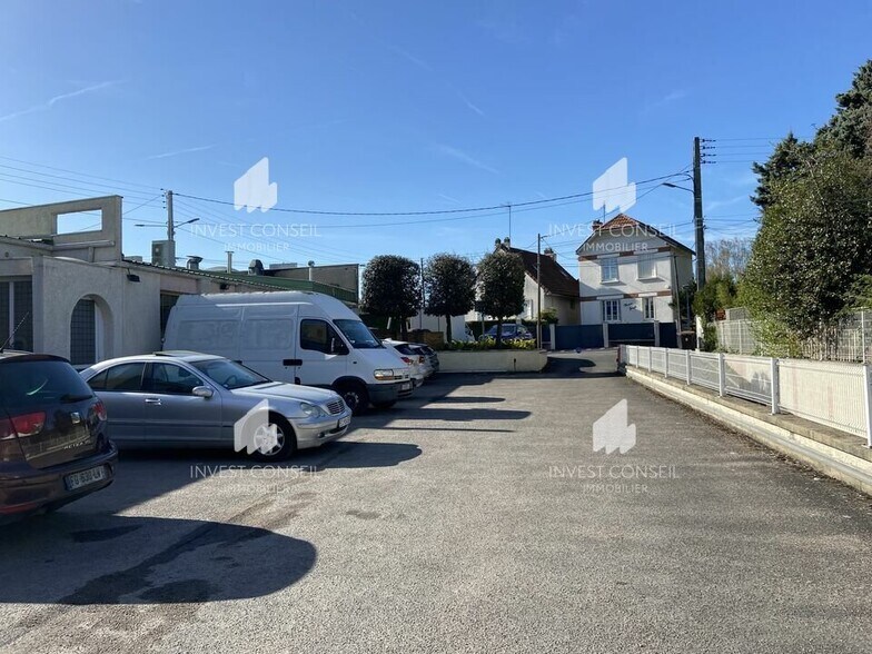 2 Rue Du Val D'Or, Cormeilles-en-Parisis à louer - Photo de l’immeuble – Image 2 sur 4
