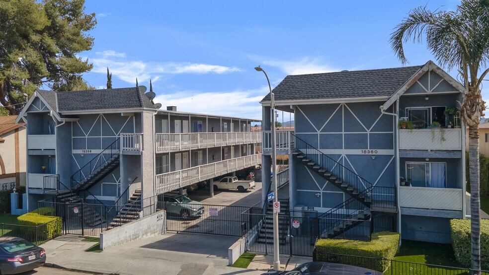 18356 Napa St, Northridge, CA à vendre - Photo de l’immeuble – Image 2 sur 36