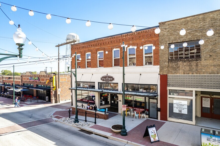 214 E Louisiana St, McKinney, TX à louer - Photo principale – Image 1 sur 14