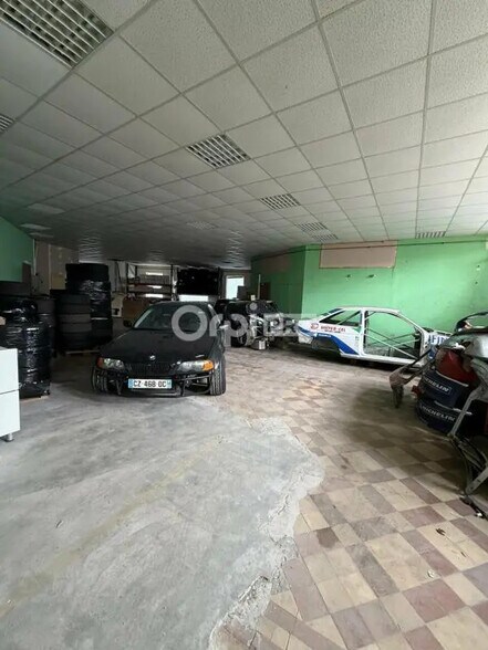 Local d’activités dans Saint-Laurent-d'Andenay à louer - Photo intérieure – Image 2 sur 5