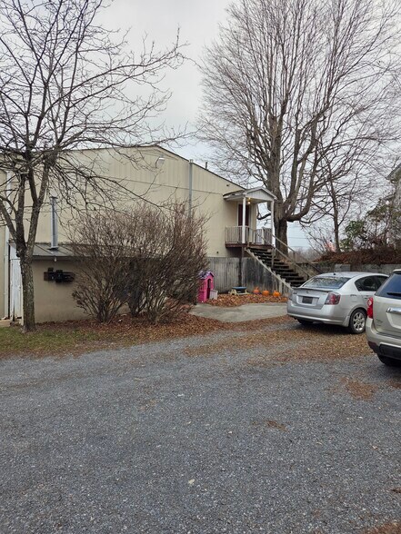 120 Seneca Trl, Lewisburg, WV à vendre - Photo de l’immeuble – Image 2 sur 8