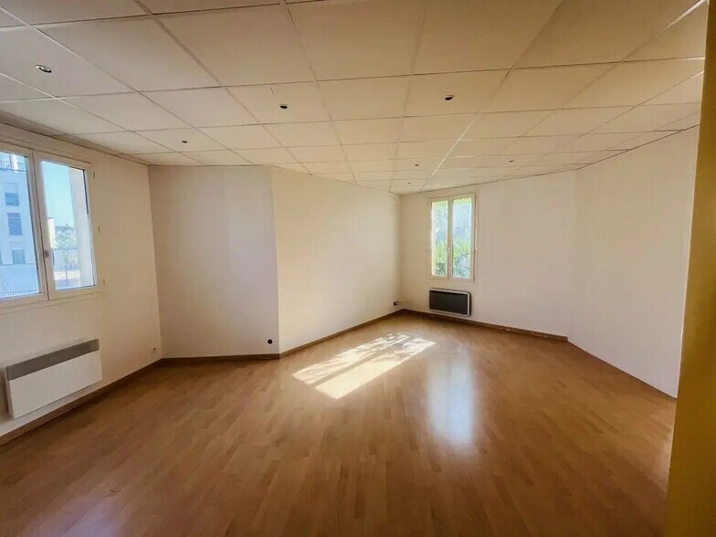 Bureau dans Maisons-Laffitte à louer - Photo de l’immeuble – Image 2 sur 3