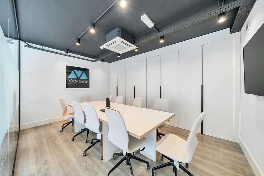 7 Limeharbour, Londres à vendre - Photo de l’immeuble – Image 1 sur 8