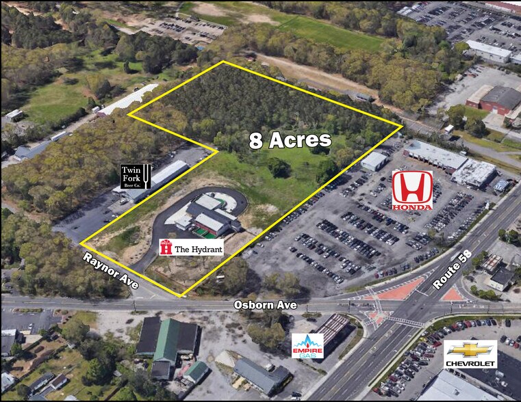 845 Raynor Ave, Riverhead, NY à vendre - Photo de l’immeuble – Image 3 sur 7