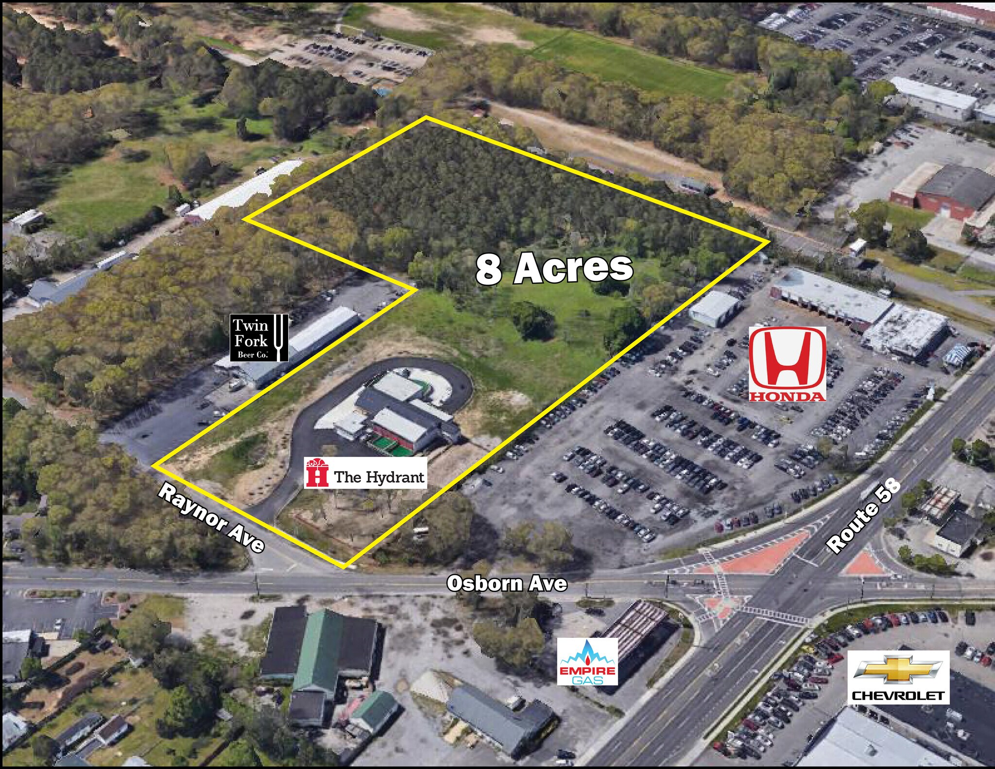 845 Raynor Ave, Riverhead, NY à vendre Photo principale– Image 1 sur 7