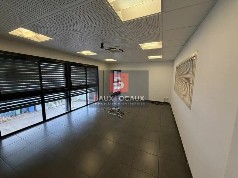 Local d’activités dans Nîmes à louer - Photo intérieure – Image 2 sur 12