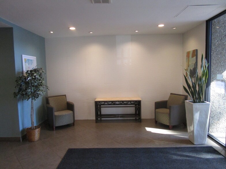 1950 E 17th St, Santa Ana, CA à louer - Photo intérieure – Image 3 sur 27