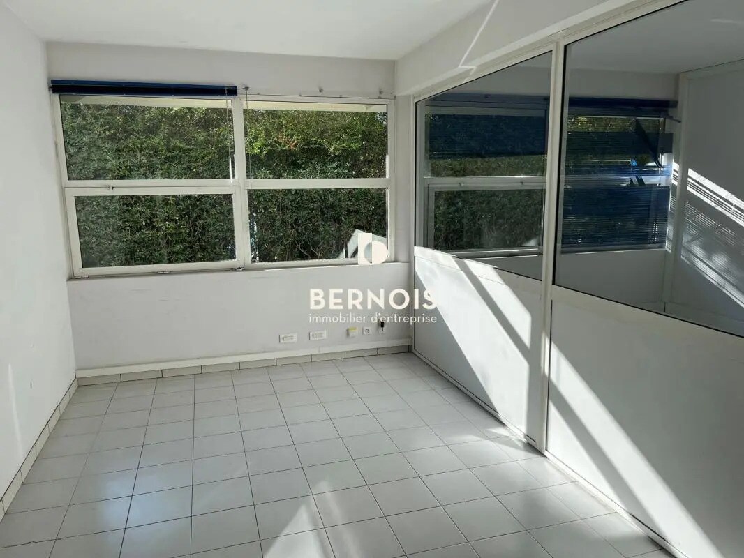 Bureau dans La Seyne-sur-Mer à louer Photo intérieure– Image 1 sur 8