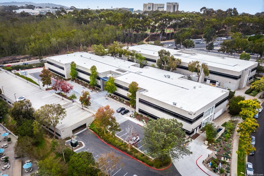 3545-3575 John Hopkins Ct, San Diego, CA à louer - Aérien – Image 2 sur 11