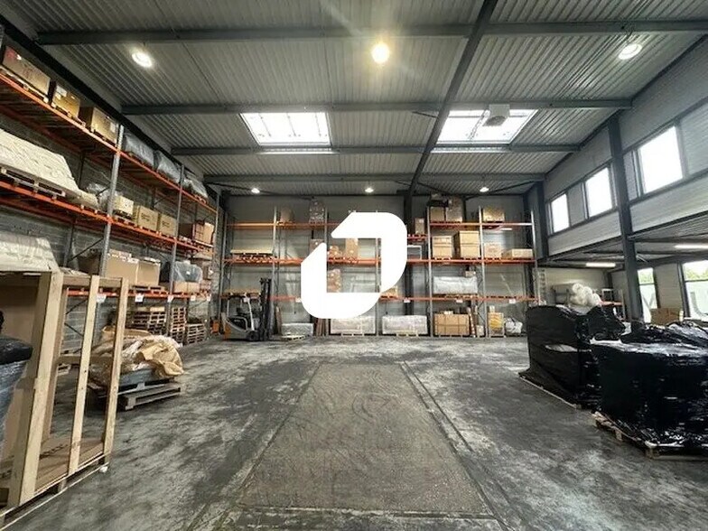 Bureau dans Tremblay-en-France à louer - Photo de l’immeuble – Image 2 sur 8