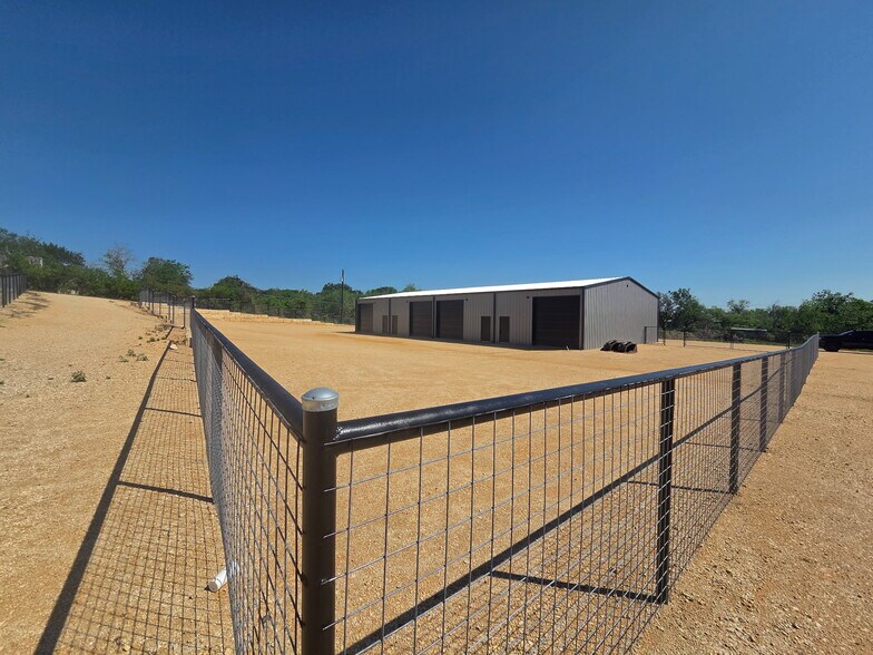 3782 FM 725, New Braunfels, TX à louer - Photo de l’immeuble – Image 3 sur 7