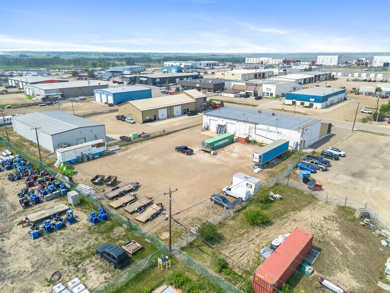 5201 63 St, Lloydminster, AB à louer - Photo de l’immeuble – Image 3 sur 8