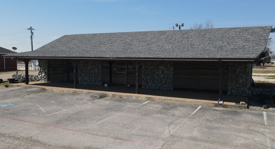 103 S Stemmons St, Sanger, TX à louer Photo principale– Image 1 sur 28