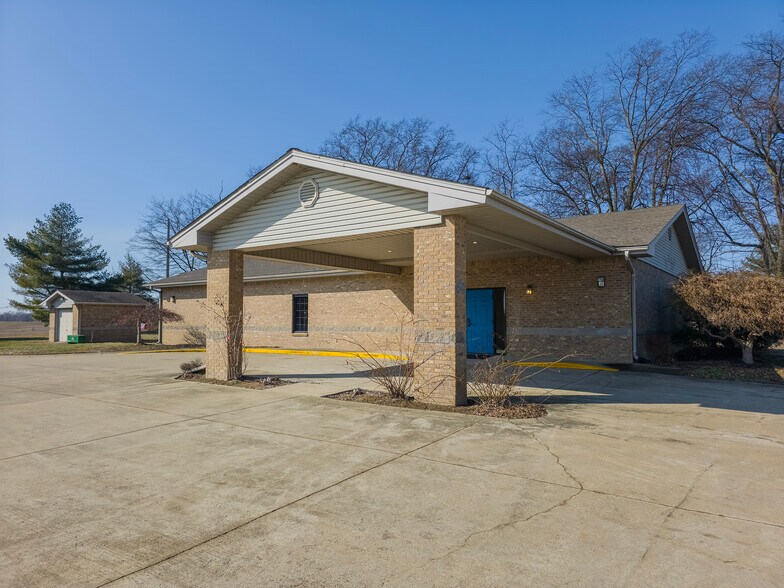 2103 W 9th St, Mount Carmel, IL à vendre - Photo de l’immeuble – Image 1 sur 33