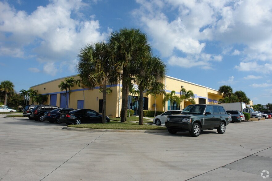 1272-1350 NE Business Park Pl, Jensen Beach, FL à louer - Photo principale – Image 1 sur 5