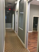 8890 Salrose Ln, Fort Myers, FL à louer Photo intérieure– Image 2 sur 9