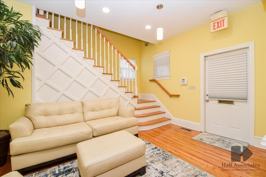124 Wells Ave NW, Roanoke, VA à louer - Photo de l’immeuble – Image 3 sur 16