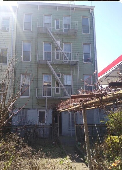 11 47th Rd, Long Island City, NY à vendre - Photo de l’immeuble – Image 2 sur 3