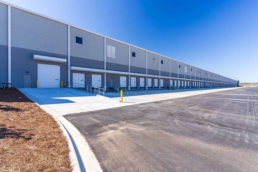 159 Commerce Logistics Dr, Commerce, GA à louer - Photo de l’immeuble – Image 3 sur 15