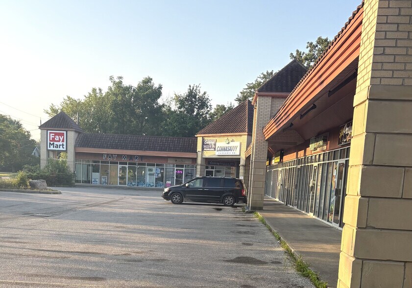 3395 Howard Ave, Windsor, ON à louer - Photo principale – Image 1 sur 4