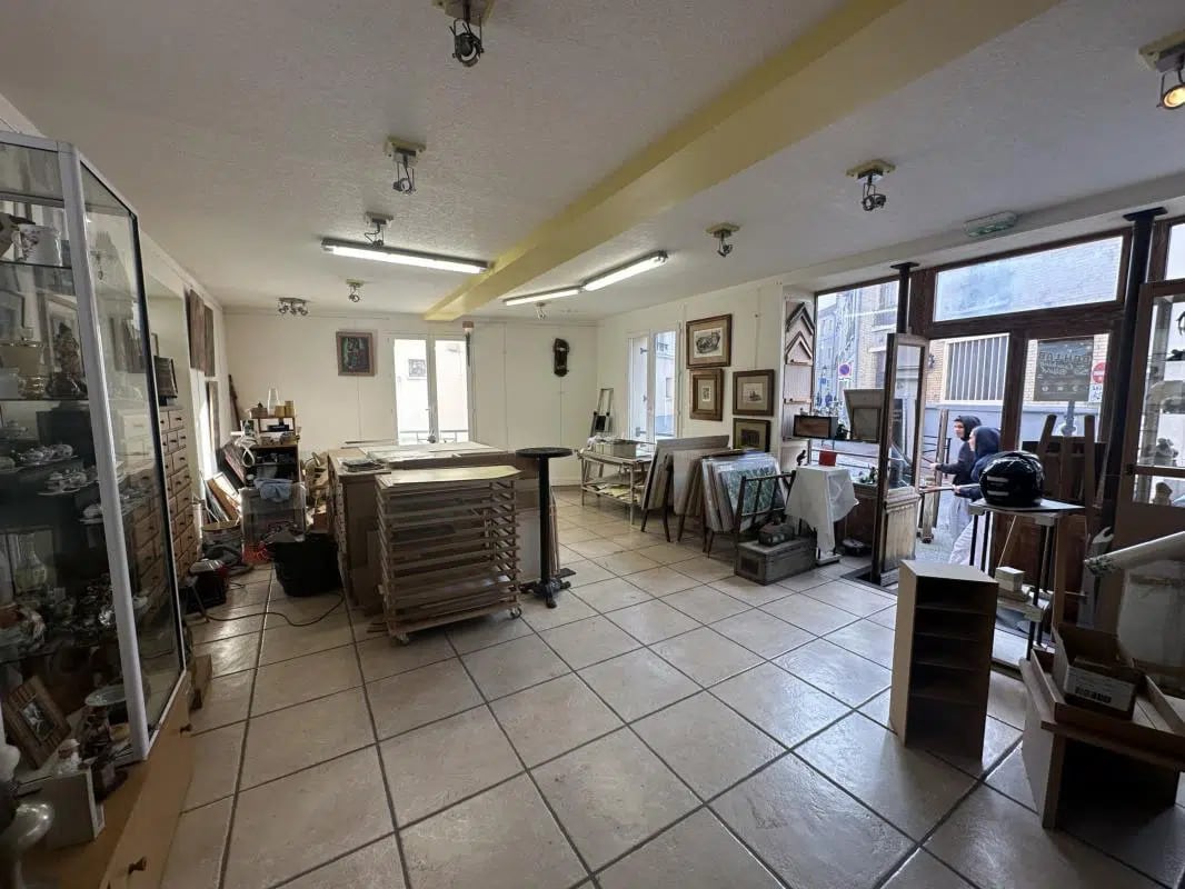 Local commercial dans Vanves à vendre Photo de l’immeuble– Image 1 sur 5