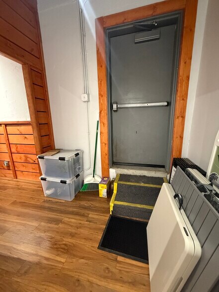 210 E Main St, Montrose, CO à louer - Photo de l’immeuble – Image 3 sur 13