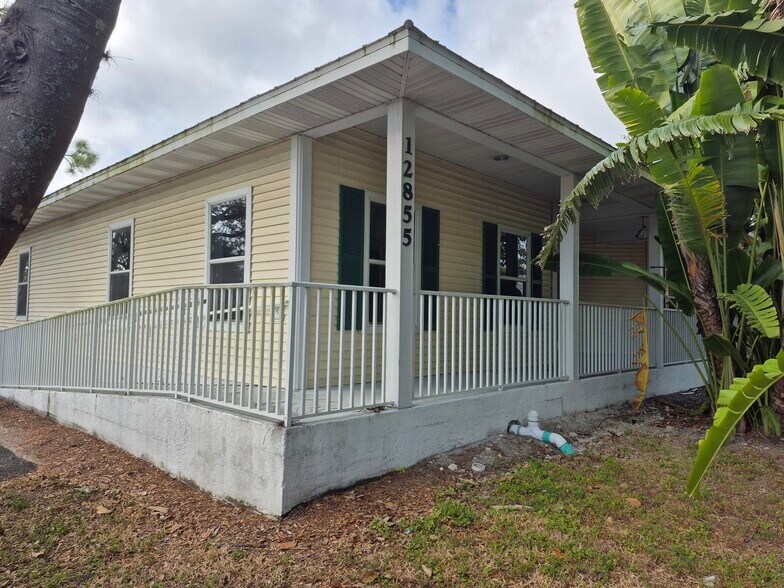 12855 Banyon Creek, Fort Myers, FL à vendre - Photo de l’immeuble – Image 3 sur 14