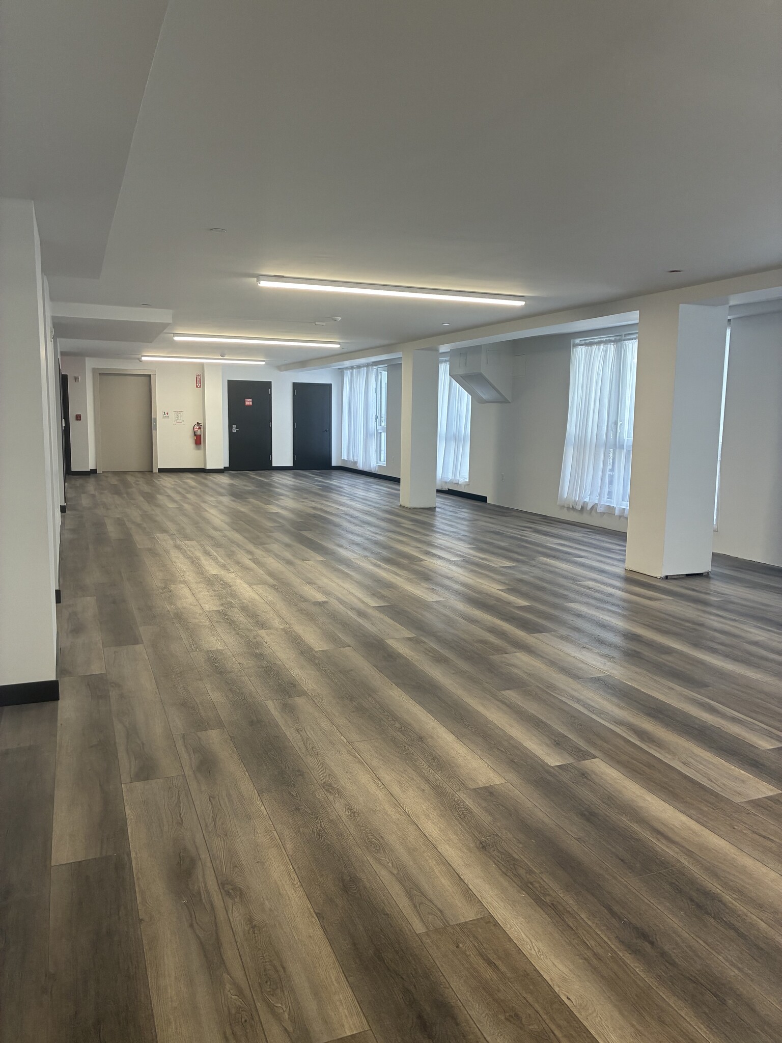 39-04 29th St, Long Island City, NY à louer Photo intérieure– Image 1 sur 3