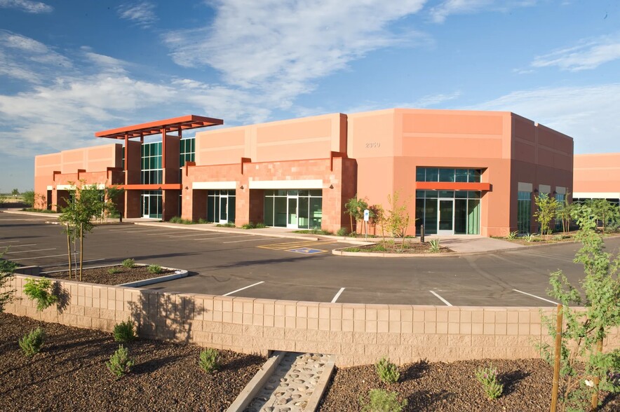 2301 E Yeager Dr, Chandler, AZ à louer - Photo de l’immeuble – Image 3 sur 67