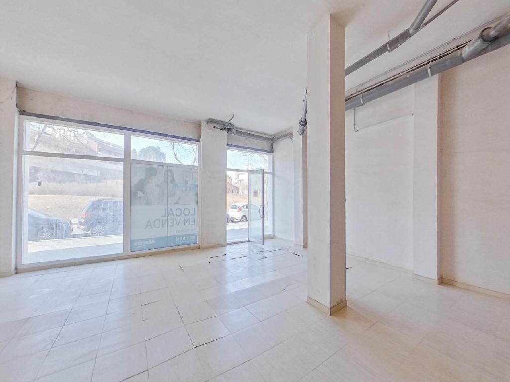 Manresa, BAR 08242 - - - Photo intérieure - Image 1 of 7