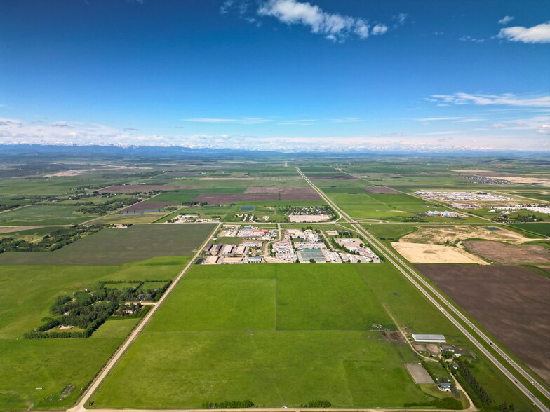 Hwy1 & Range Road 32, Calgary, AB à vendre - Aérien – Image 2 sur 7