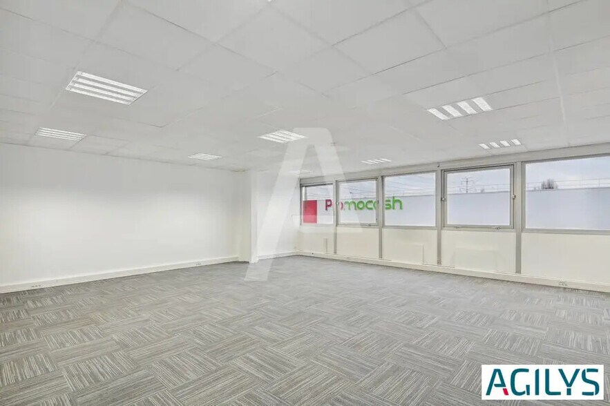 Industriel/Logistique dans Antony à louer - Photo de l’immeuble – Image 3 sur 6