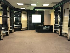 700-850 SW Fifth Ave, Portland, OR à louer Photo intérieure– Image 1 sur 1