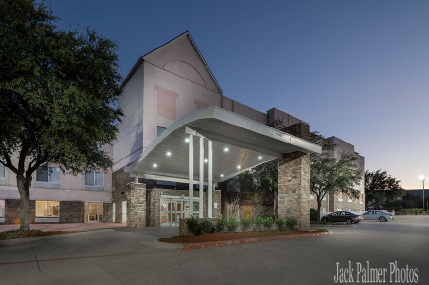 630 W John Carpenter Fwy, Irving, TX à vendre - Photo de l’immeuble – Image 2 sur 59