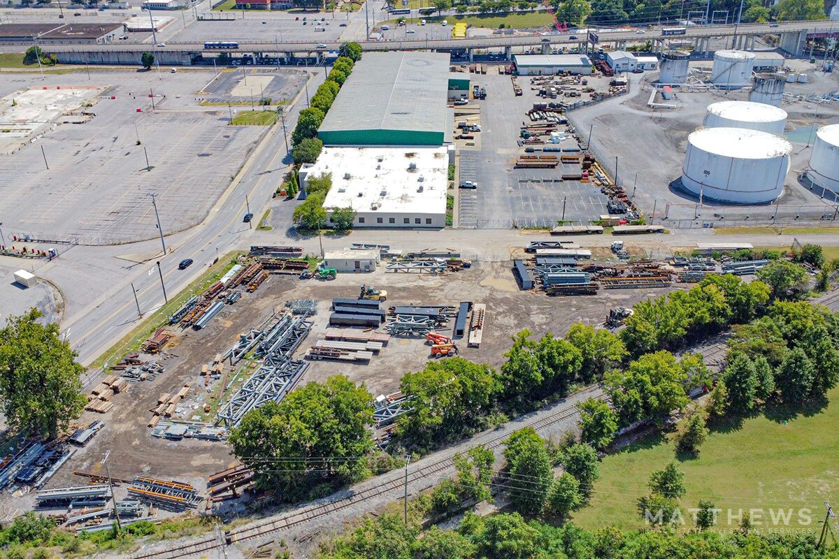 140 N 1st St, Nashville, TN à louer Photo de l’immeuble– Image 1 sur 4