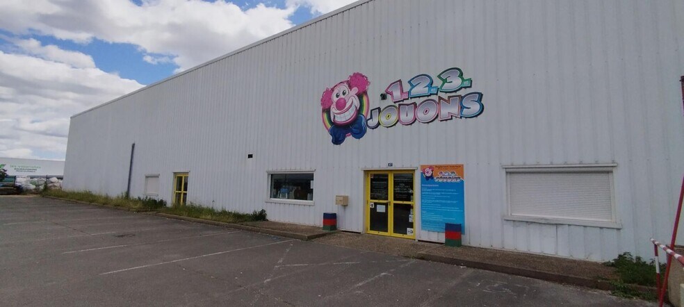 Local commercial dans Chalon-sur-Saône à louer - Photo de l’immeuble – Image 2 sur 5