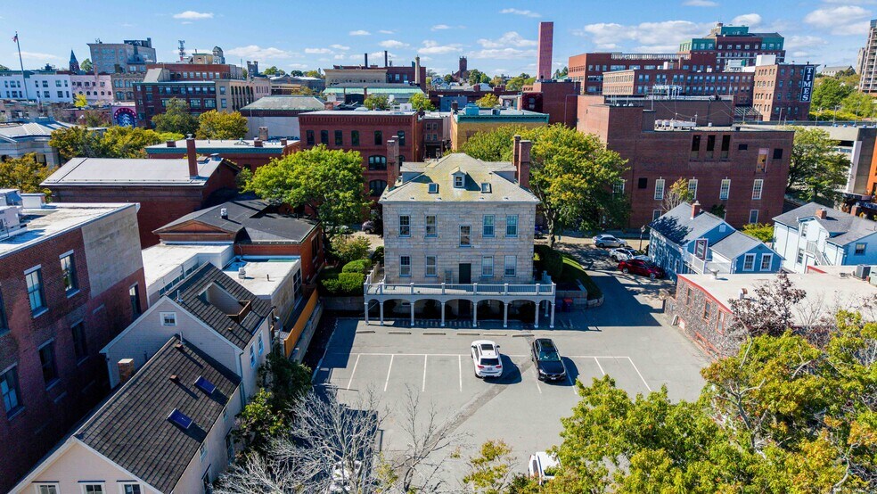 50 N 2nd St, New Bedford, MA à vendre - Photo de l’immeuble – Image 2 sur 16