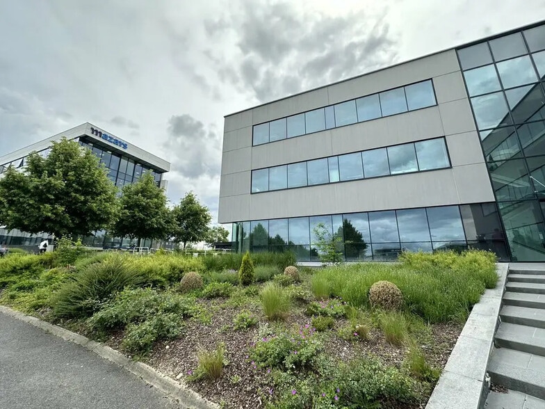 Bureau dans Bezannes à louer - Photo de l’immeuble – Image 1 sur 6