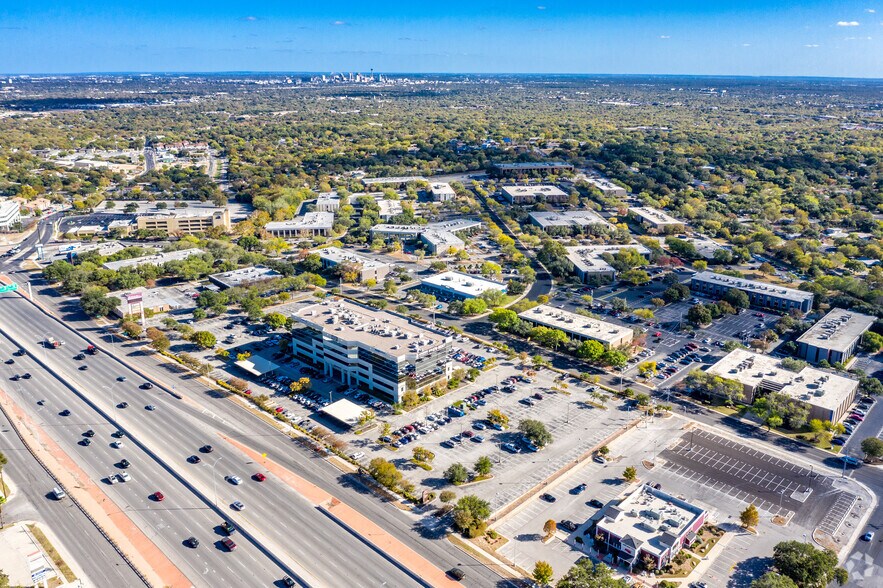 4400 NW Loop 410, San Antonio, TX à louer - Aérien – Image 2 sur 33