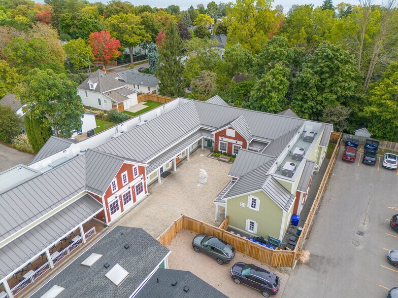 135 Queen St, Niagara-On-The-Lake, ON à louer - Photo de l’immeuble – Image 1 sur 2